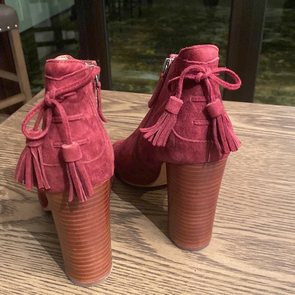 Gorgeous wine open toe suede boots - Picture 3 of 5